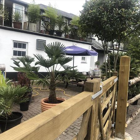 The Bickford Arms Inn ホルズワージー エクステリア 写真